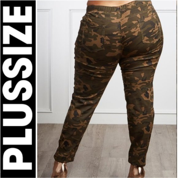 PLUS SIZE CURVY ARMY PRINT PANTS - Picture 2 of 4